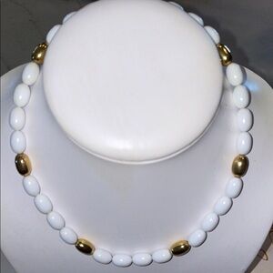 VTG 80’s NAPIER Elegant White and Gold Barrel Beaded Necklace 16”